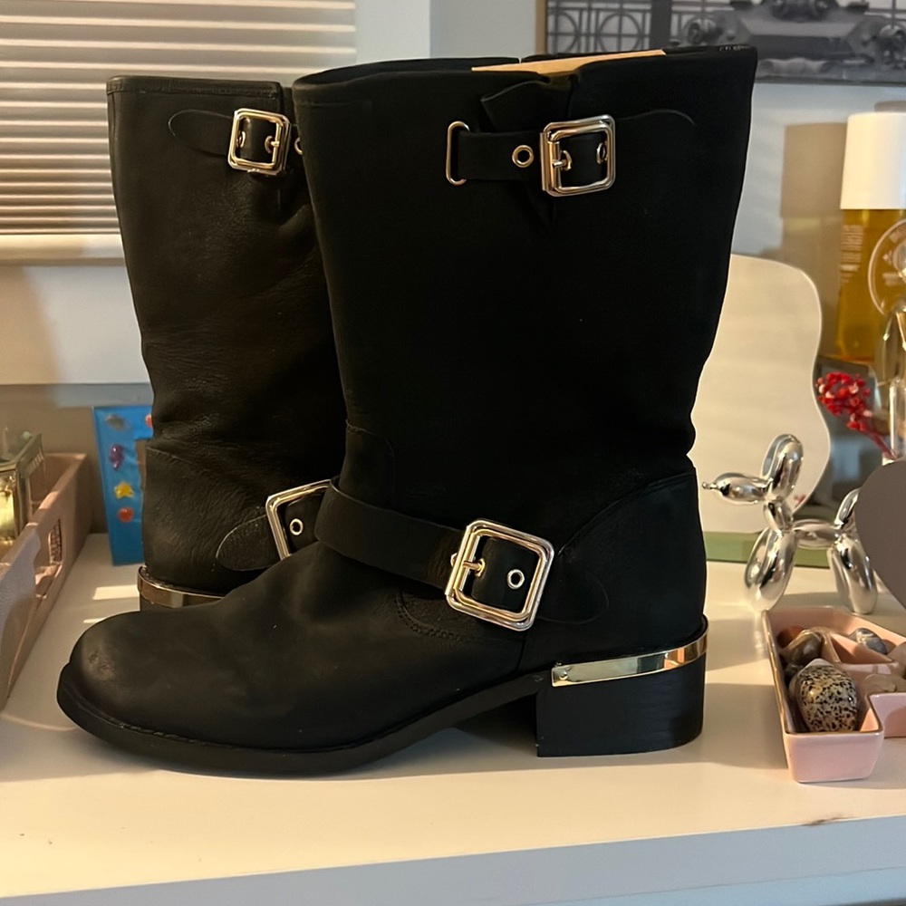 Vince Camuto boots🖤